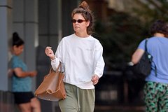 45 letnjaja keti holms bez makijazha popala v obektiv paparacci 77b371d.jpg
