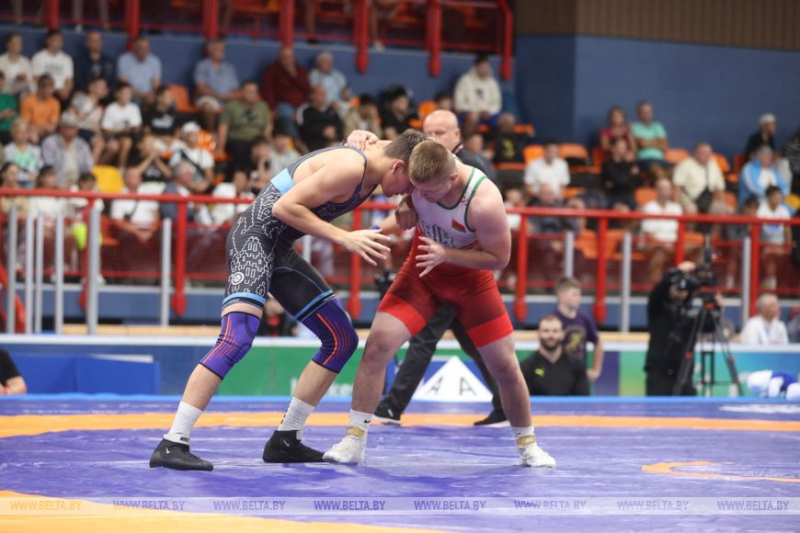 Чемпионы Беларуси по греко-римской борьбе определились в Гродно