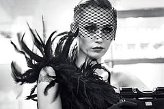 Majli sajrus v otkrovennom obraze snjalas v reklame dolce amp gabbana 9f4645c.jpg