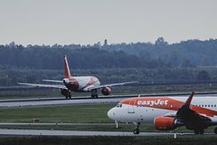 Stjuardessy udarilis o stenu i poluchili perelomy vo vremja silnoj turbulentnosti samoleta 143be57.jpg
