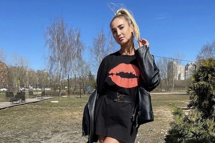 V ekaterinburg priletit olga buzova ba7edeb.jpg