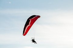 V rossii paraplanerist postradal pri zhestkoj posadke v ushhele 8e41a55.jpg