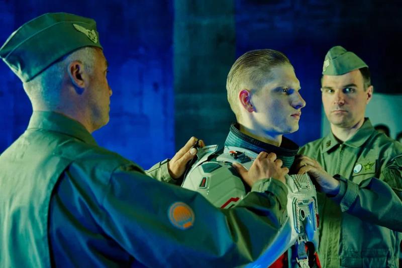 «Алиса, миелофон теперь у них». Планету спасают «Подростки в космосе»