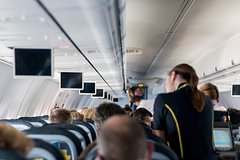 Aviakompanija napomnila kandidatkam v stjuardessy o neobhodimosti nadevat nizhnee bele 0c7d3a8.jpg