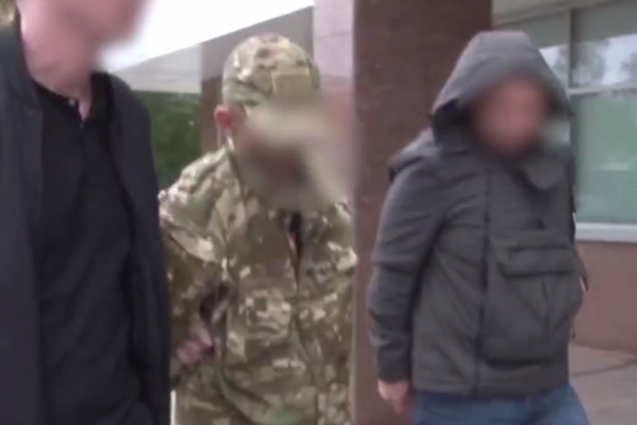 Podozrevaemogo v ubijstve devochki v nizhnem tagile etapirovali iz moskvy video 99d16e9.jpg