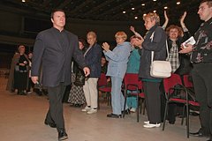 Raskryt dohod ot novyh magicheskih seansov kashpirovskogo v rossii c880722.jpg