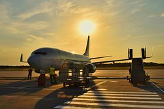 Sotrudniki aeroporta egipta usomnilis v pole podrostka i poprosili ee pokazat grud 3042c69.jpg