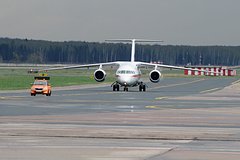 Specbort mchs dostavil v moskvu perezhivshih napadenie v cheljabinskoj shkole detej 8972385.jpg