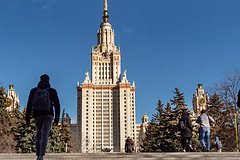 Studentov mgu evakuirovali iz za zvukov strelby u ofisa wildberries v centre moskvy f9e7647.jpg