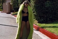 Svetlana loboda proshlas pered kameroj v nizhnem bele b398457.jpg