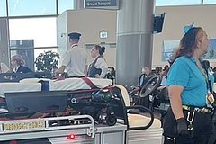 U passazhirov samoleta vo vremja poleta lopnuli barabannye pereponki i poshla krov iz nosa 207627c.jpg