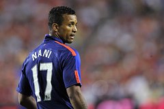 Byvshij igrok manchester junajted ukral futbolku u fanata 8f93eab.jpg