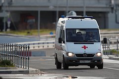 Dve shkolnicy na samokate sbili pensionerku i slomali ej ruku d626c5d.jpg