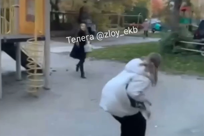 Ekaterinburzhenka zakidala podrostkov kamnjami f8ac485.jpg