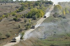 Kolonna vsu na zapadnoj tehnike podorvalas na sobstvennyh minah 68f3506.jpg