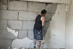 Moskvich sdelal nezakonnyj remont v 100 letnem dome i razozlil sosedej e8b42c0.jpg