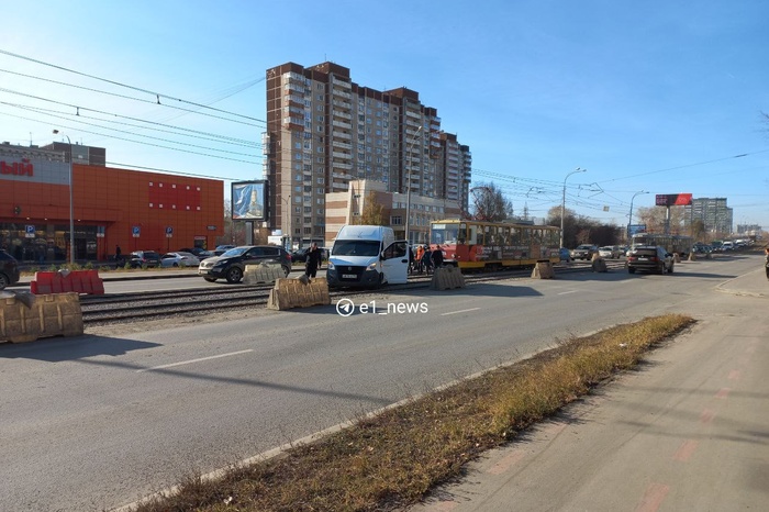 Na zhbi proizoshla avarija na tramvajnyh putjah 803f4f9.jpg