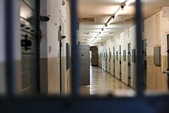 Ocherednuju nadziratelnicu iz pechalno izvestnoj tjurmy obvinili v otnoshenijah s zakljuchennym c4c8563.jpg