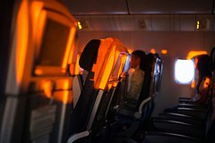 Passazhir samoleta pozhalovalsja na zanjavshego dva mesta tuchnogo poputchika i poluchil podderzhku a29b764.jpg