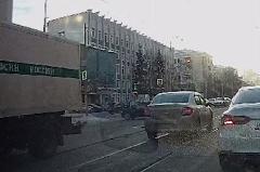 Пожарная машина столкнулась с авто представительского класса в Екатеринбурге
