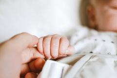 Россиянка в аэропорту Антальи родила и оставила ребенка в унитазе