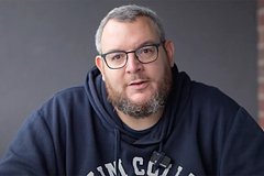 U izvestnogo blogera sluchilsja insult v prjamom efire 10c1ab3.jpg