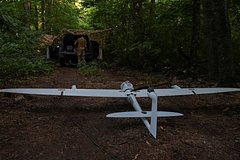 Ukrainskij bespilotnik atakoval ehavshij po rossijskoj trasse avtomobil f091260.jpg
