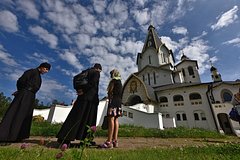 V gosdume objasnili raznicu mezhdu monashestvom i dvizheniem chajldfri 79af8f2.jpg