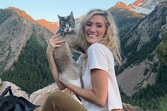 Zhenshhina nauchila koshku hodit na shlejke po 40 kilometrov v den radi sovmestnyh prikljuchenij c1d848d.jpg